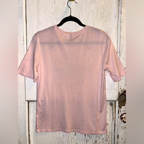 🎵🎵🎵 Soft Pink Brand New Concert T-shirt🎵🎵🎵 - Picture 4 of 5